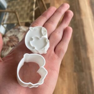 Forma de Doce Capivara com Coração: O Toque de Carisma que Encanta a Todos