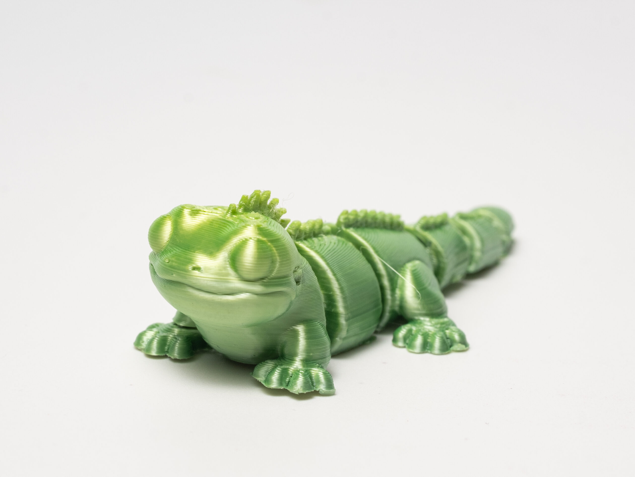 Iguana Flexível Articulada: O Realismo da Natureza em Impressão 3D