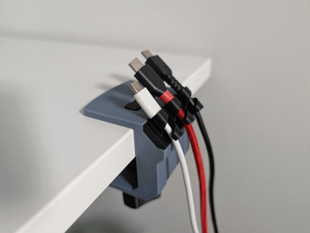 Suporte de Cabos com Braçadeira para Mesa: Organize seu Setup com Estilo
